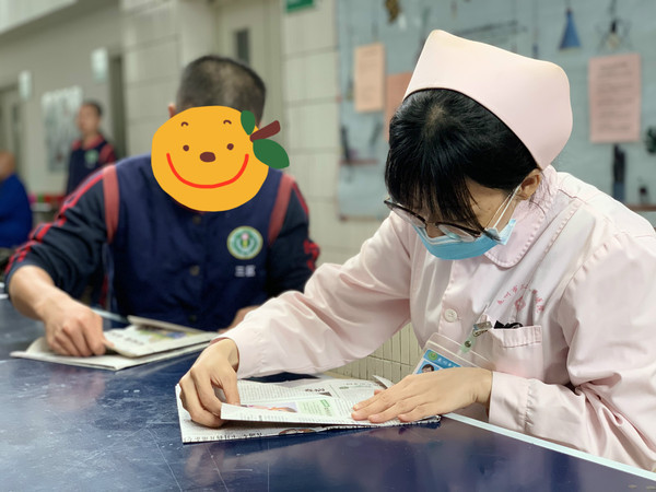 一双巧手,提灯引路-彭素媚-三区(三等奖)_meitu_3.jpg