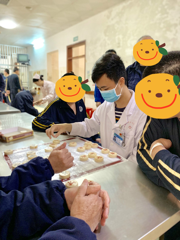 与患者下象棋-张婷-一区(三等奖)_meitu_4.jpg